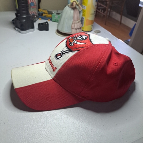 Tampa Bay Buccaneers Classic NFL Hat adjustable size - Picture 4 of 6